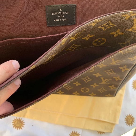 LOUIS VUITTON Monogram Macassar District Bag - Picture 6 of 8